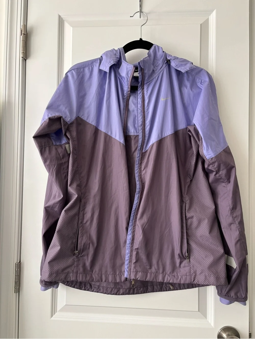 Nike Women's Lavender & Plum Lightweight Windbreaker Jacket